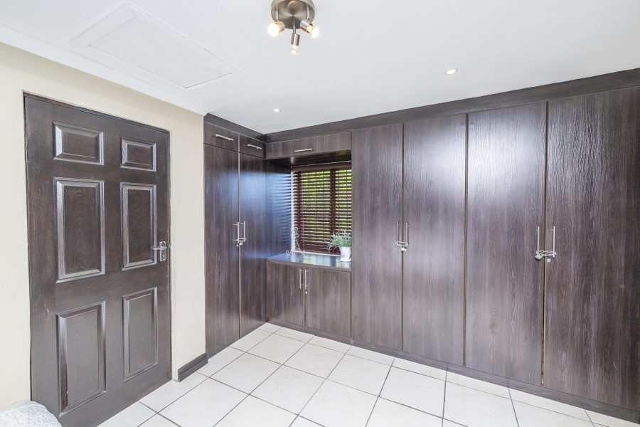 7 Bedroom Property for Sale in Eversdal Western Cape